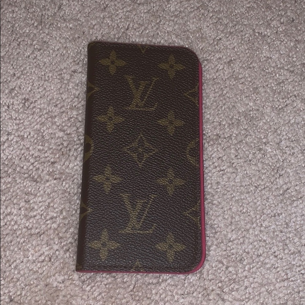 Louis Vuitton X/XS Folio Case
